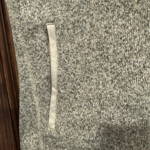 Patagonia Cream and Gray Fleece Jacket - Picture 4 of 5
